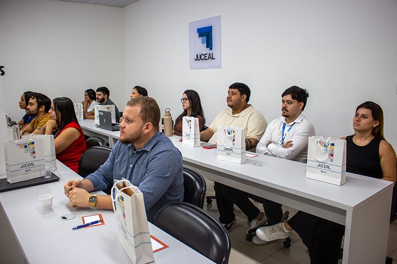 Workshop da Junta Comercial orienta profissionais sobre balanço patrimonial e livro contábil